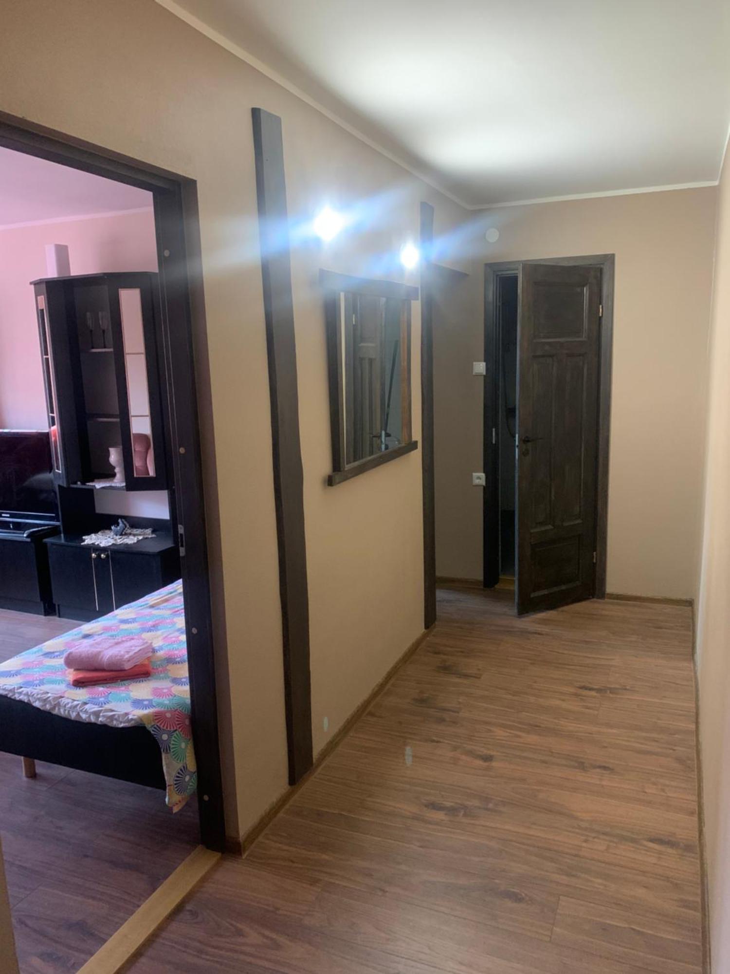 K76 - Very 2-bedrooms -2 Big Beds-1 Single Bed Apartment *